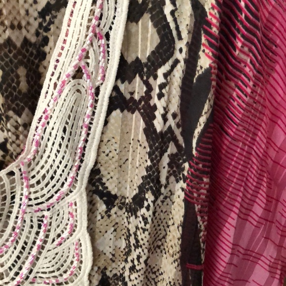 Beautiful Snakeprint Blouse or Swimsuit cover - Picture 6 of 8